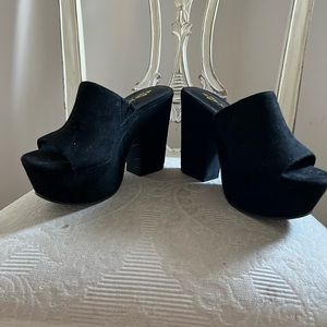 Beautiful New Suede Platform Shoes